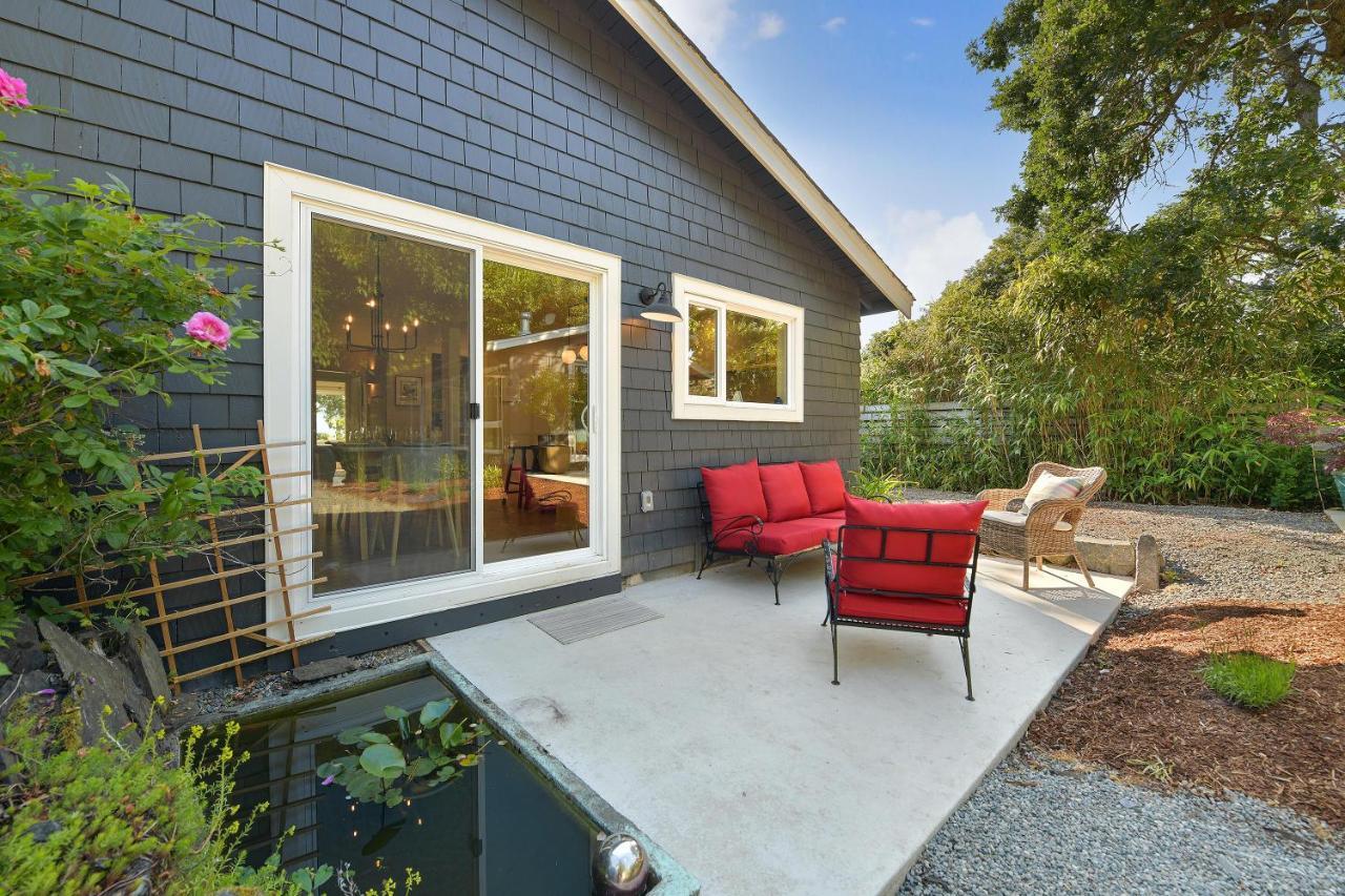 The Bayside Cottage North Saanich Eksteriør billede
